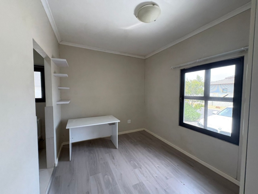 2 Bedroom Property for Sale in Parklands North Western Cape